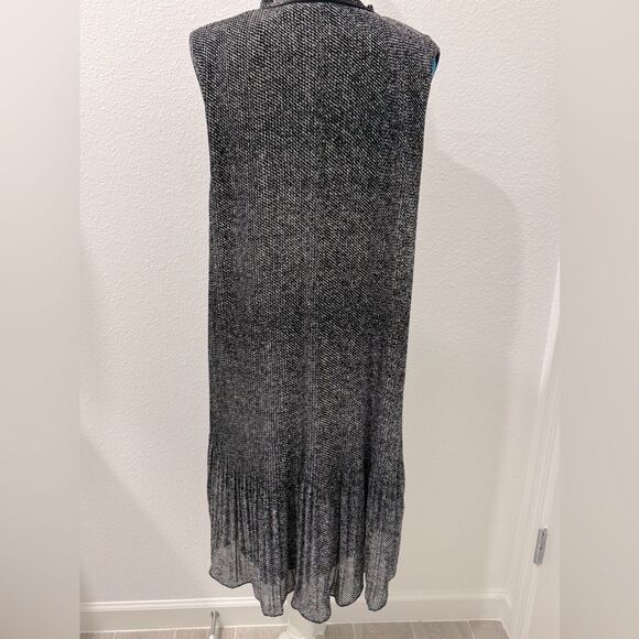 Elegant Black Gradient Skirt - Picture 2 of 6